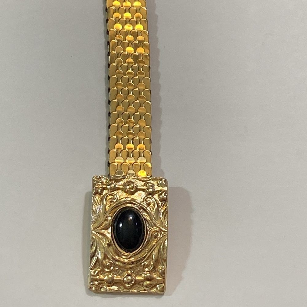 VTG,90s Retro Elegant Gold and Black Belt with Ornate Buckle Elastic & Brass